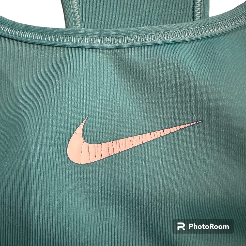 Nike Swoosh Medium Support Sportsbra